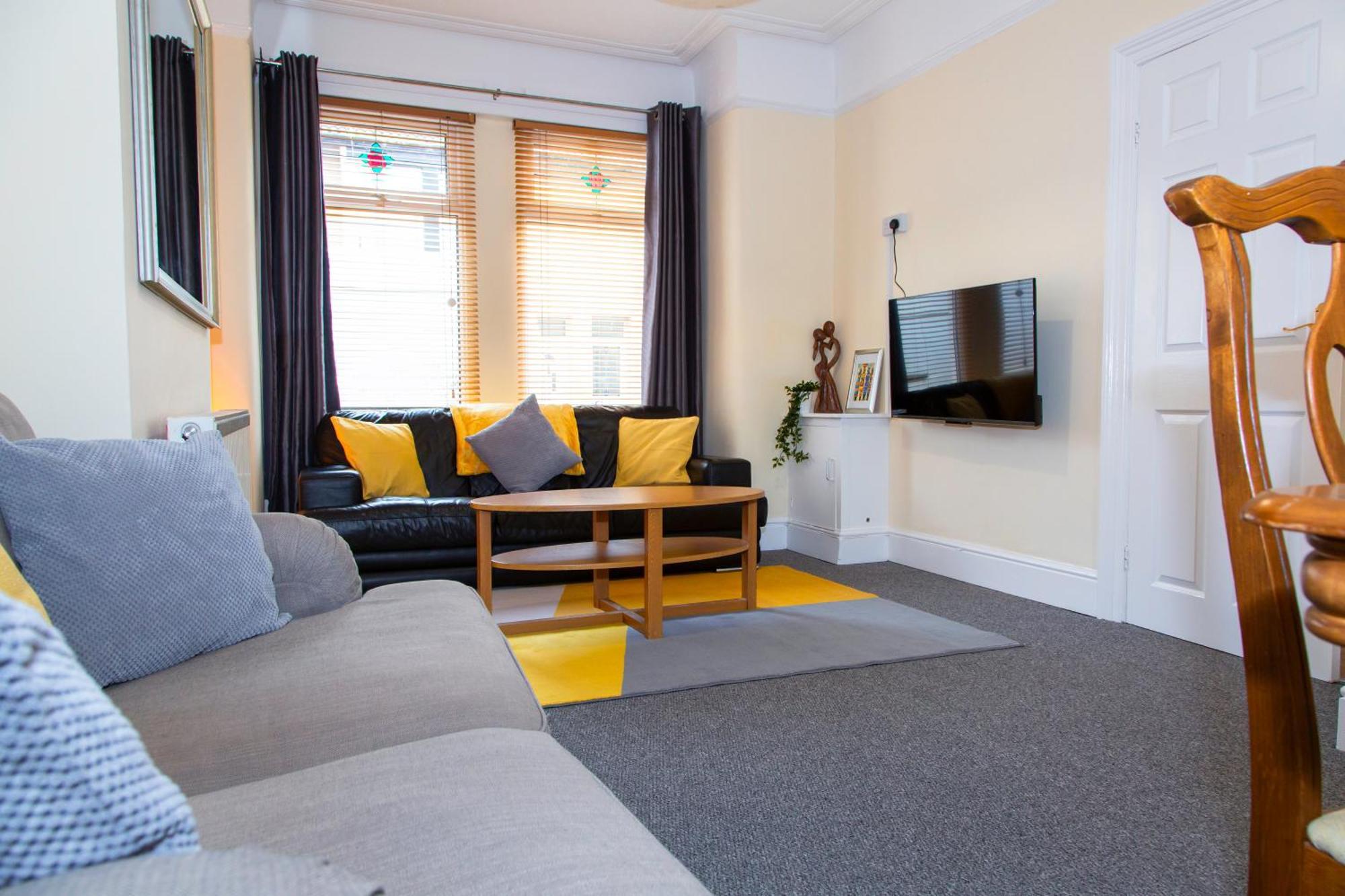 Newly Launched 3 Bedroom House With Free Parking Litherland Экстерьер фото