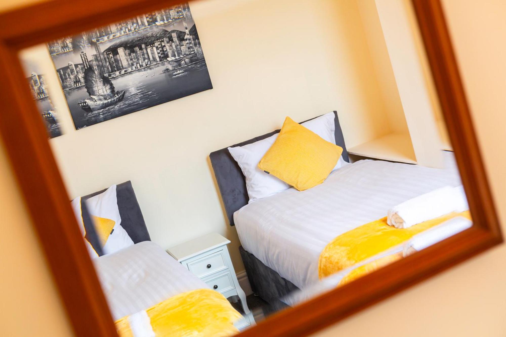 Newly Launched 3 Bedroom House With Free Parking Litherland Экстерьер фото